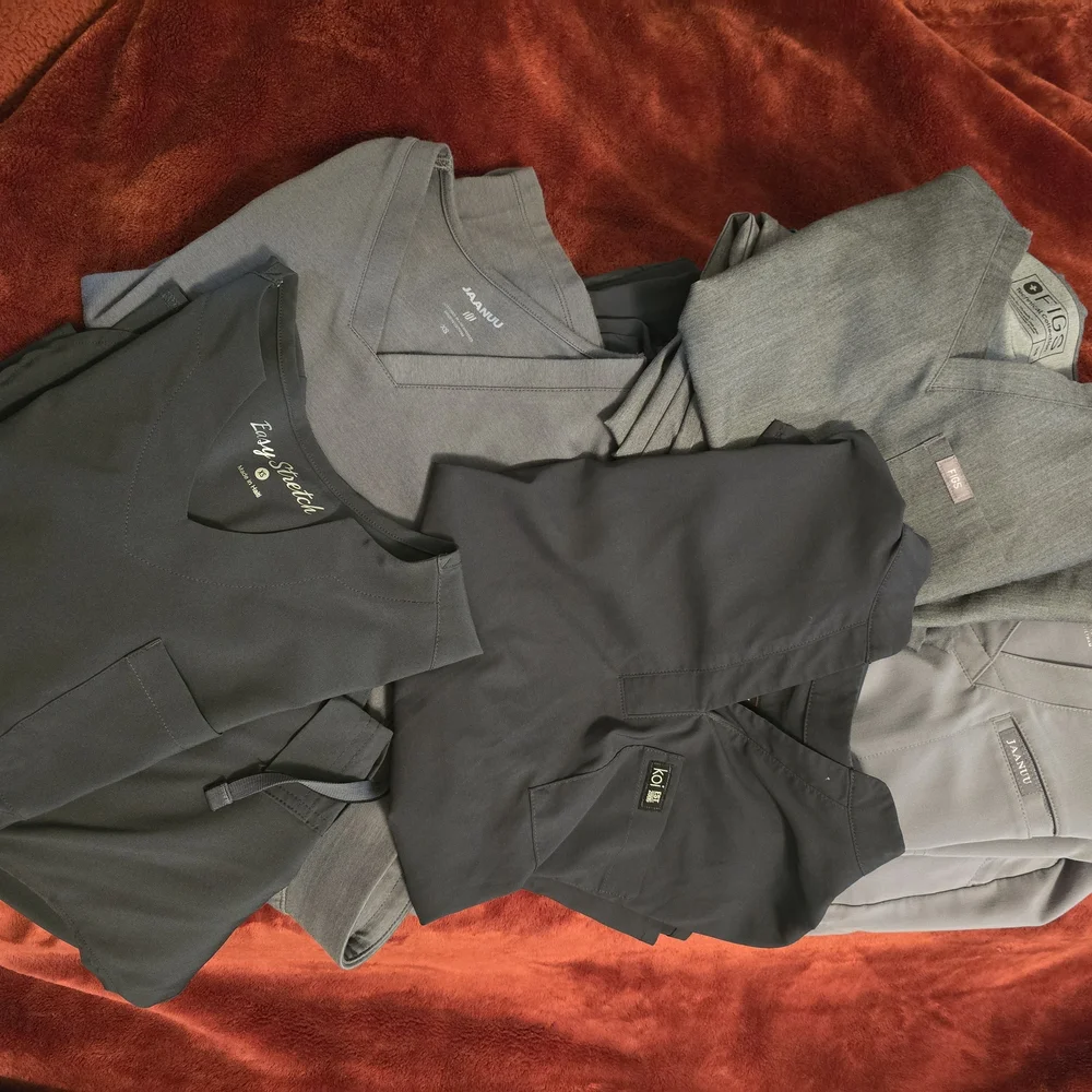5 Scrub Sets - Picture 1 of 16